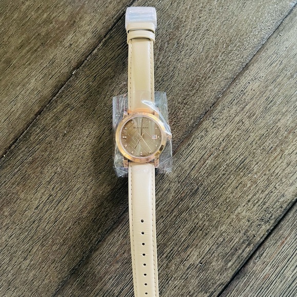 NEW Burberry Womens Leather Strap Watch BU9131 - Picture 7 of 13